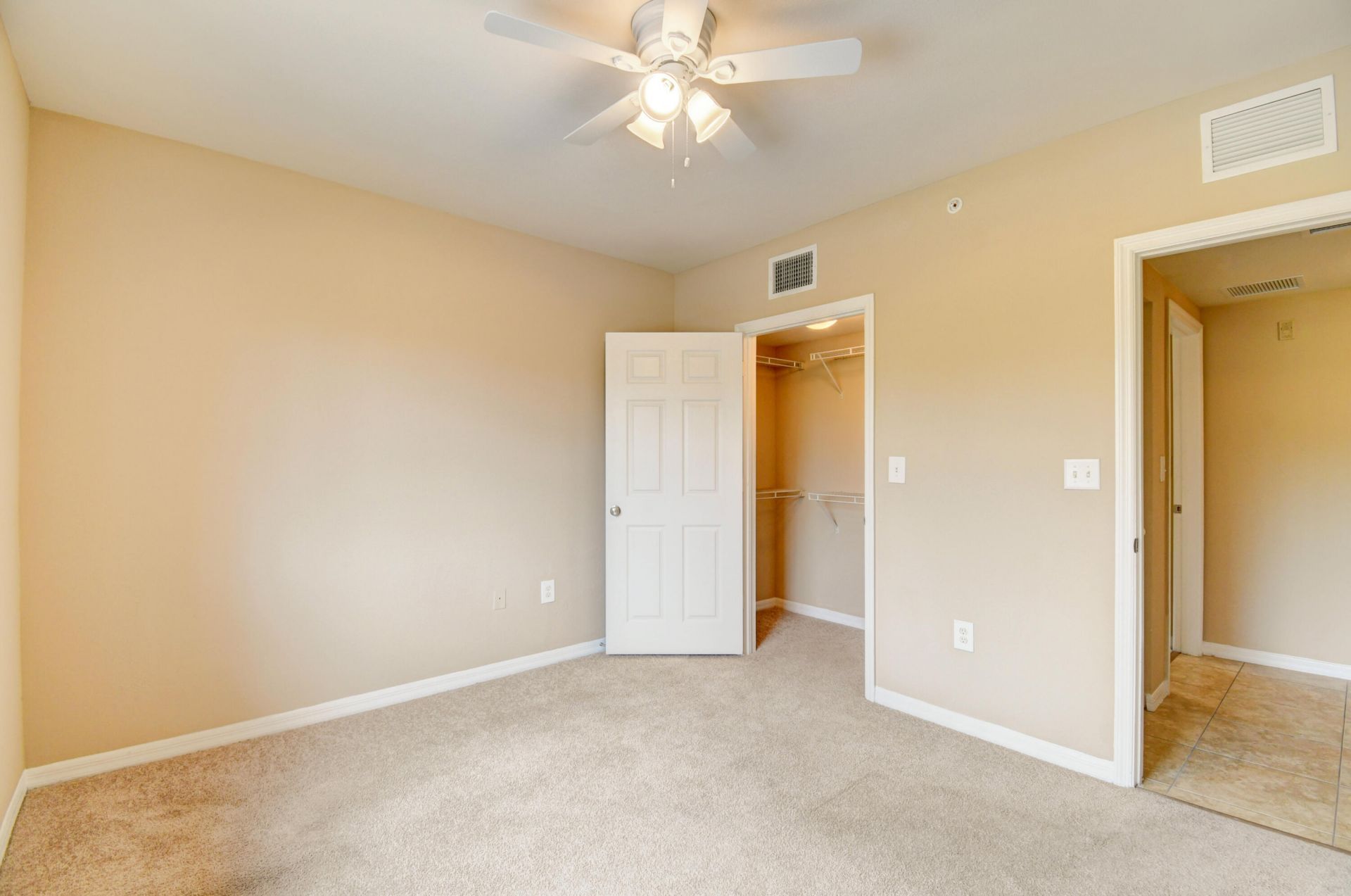 6505 Emerald Dunes Drive, Unit 201, West Palm Beach, FL 33411 Photo