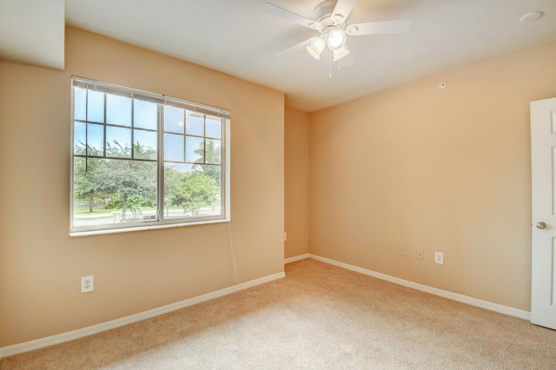 6505 Emerald Dunes Drive, Unit 201, West Palm Beach, FL 33411 Photo