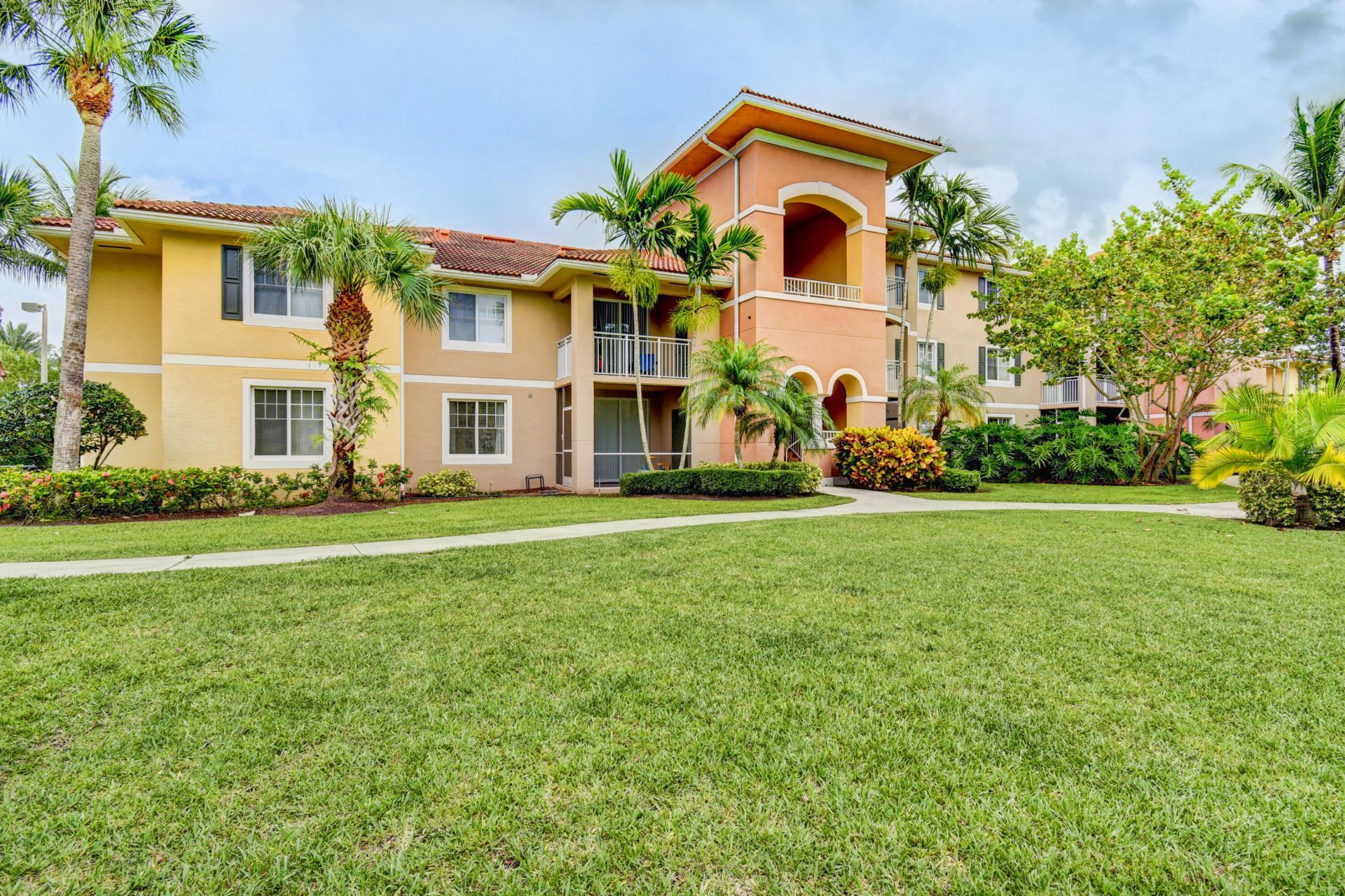 6505 Emerald Dunes Drive, Unit 201, West Palm Beach, FL 33411 Photo