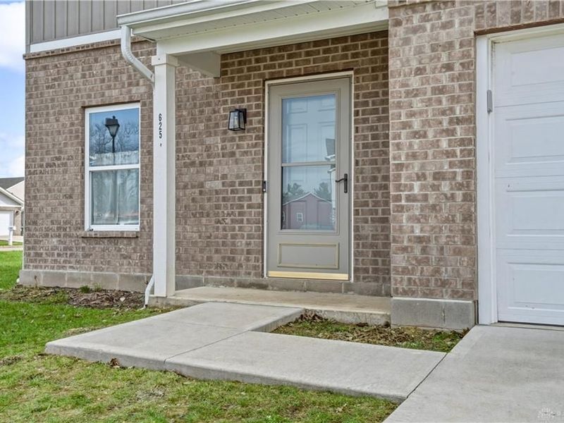 625 Holderman Place, New Lebanon, OH 45345 Photo 4