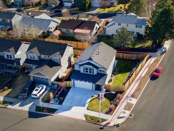 2042 SW 39th Street, Redmond, OR 97756