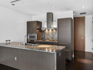 2900 Mckinnon Street, Unit 403, Dallas, TX 75201