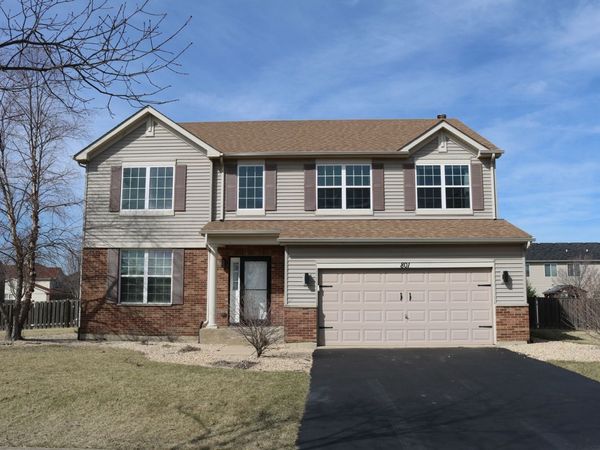 801 Parkside Lane, Yorkville, IL 60560