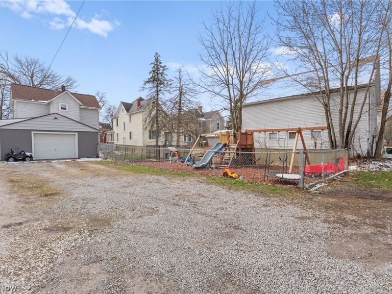 125 E Indiana Avenue, Sebring, OH 44672 Photo 32