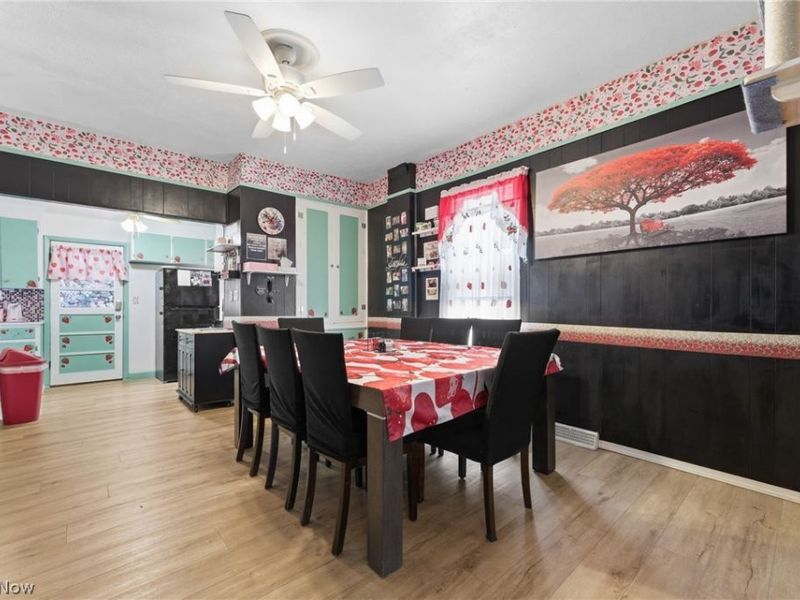 125 E Indiana Avenue, Sebring, OH 44672 Photo 5