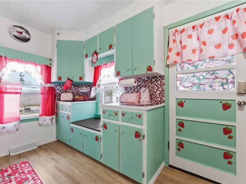 125 E Indiana Avenue, Sebring, OH 44672 Photo 9