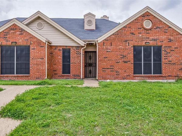 2917 Tanglewood Drive, Lancaster, TX 75134