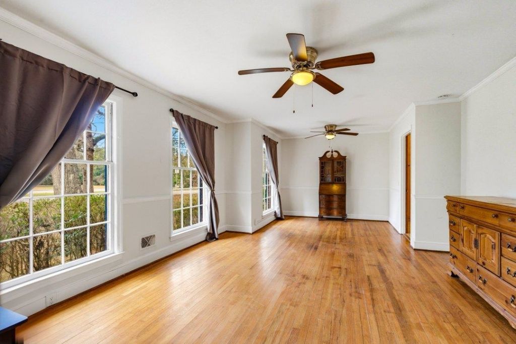 1508 Elm St. Photo 3