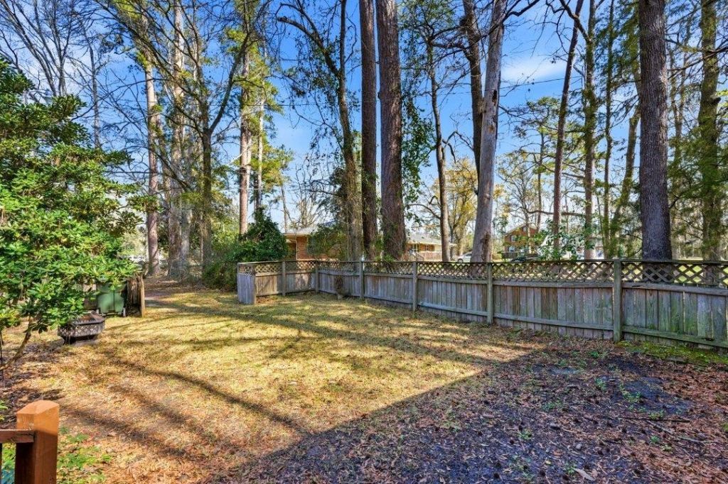 1508 Elm St. Photo 34