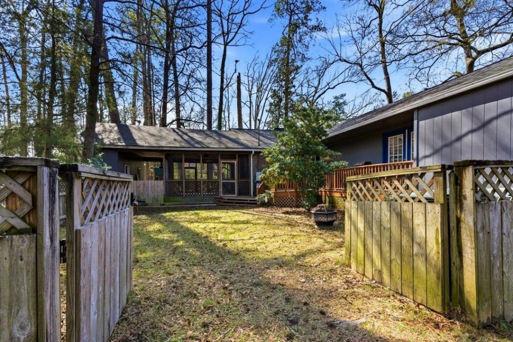 1508 Elm St. Photo 35