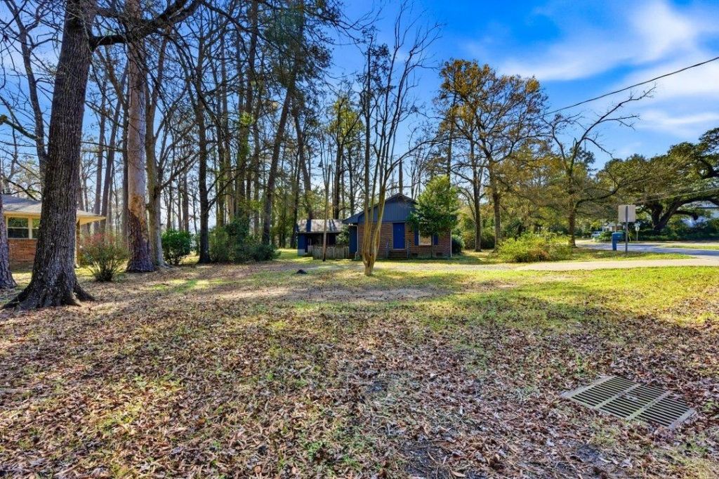 1508 Elm St. Photo 36