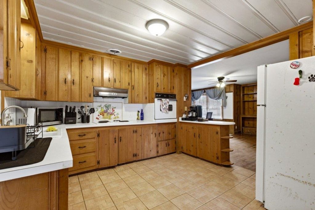 1508 Elm St. Photo 5