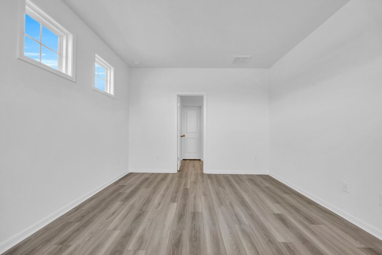 431 Joseph St Photo 13