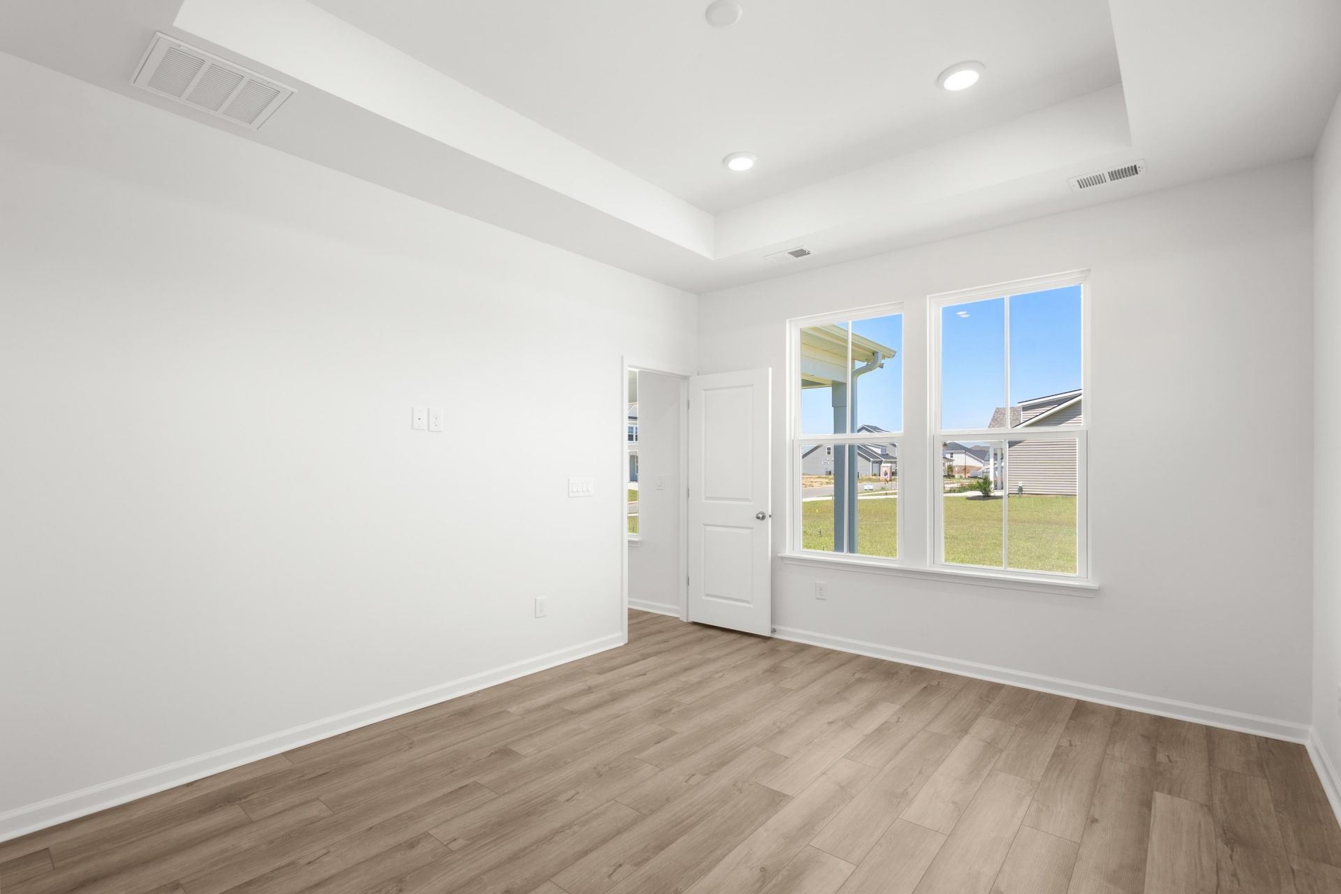 431 Joseph St Photo 32