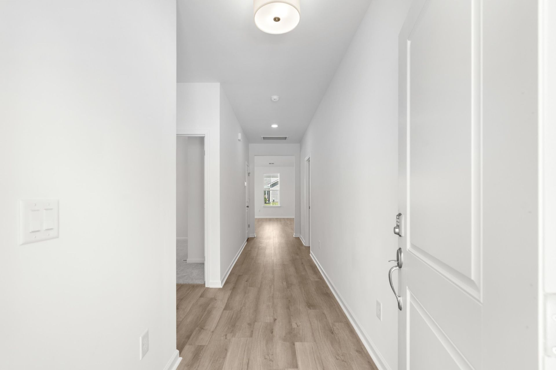 431 Joseph St Photo 4