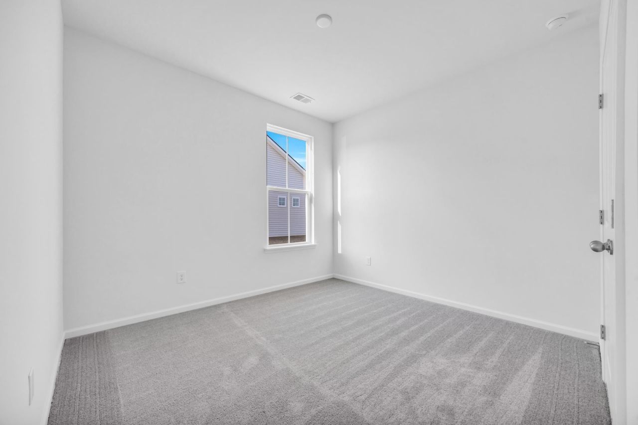 431 Joseph St Photo 6