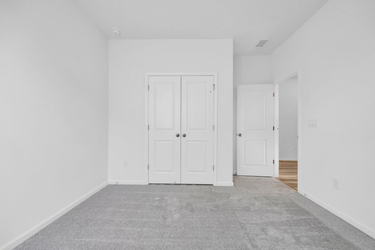 431 Joseph St Photo 7