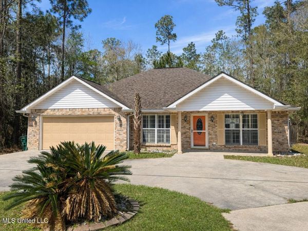 42162 Noma Drive, Diamondhead, MS 39525