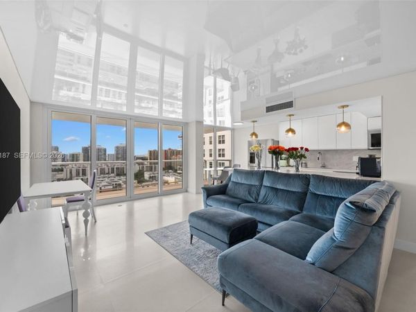 230 S 174th St, Unit 2202, Sunny Isles Beach, FL 33160
