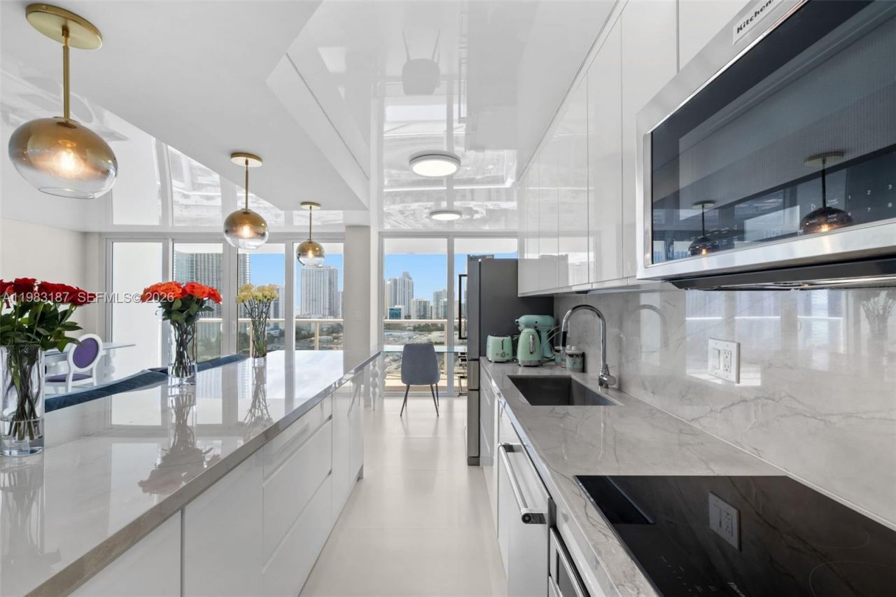 230 S 174th St , Unit 2202, Sunny Isles Beach, FL 33160 Photo