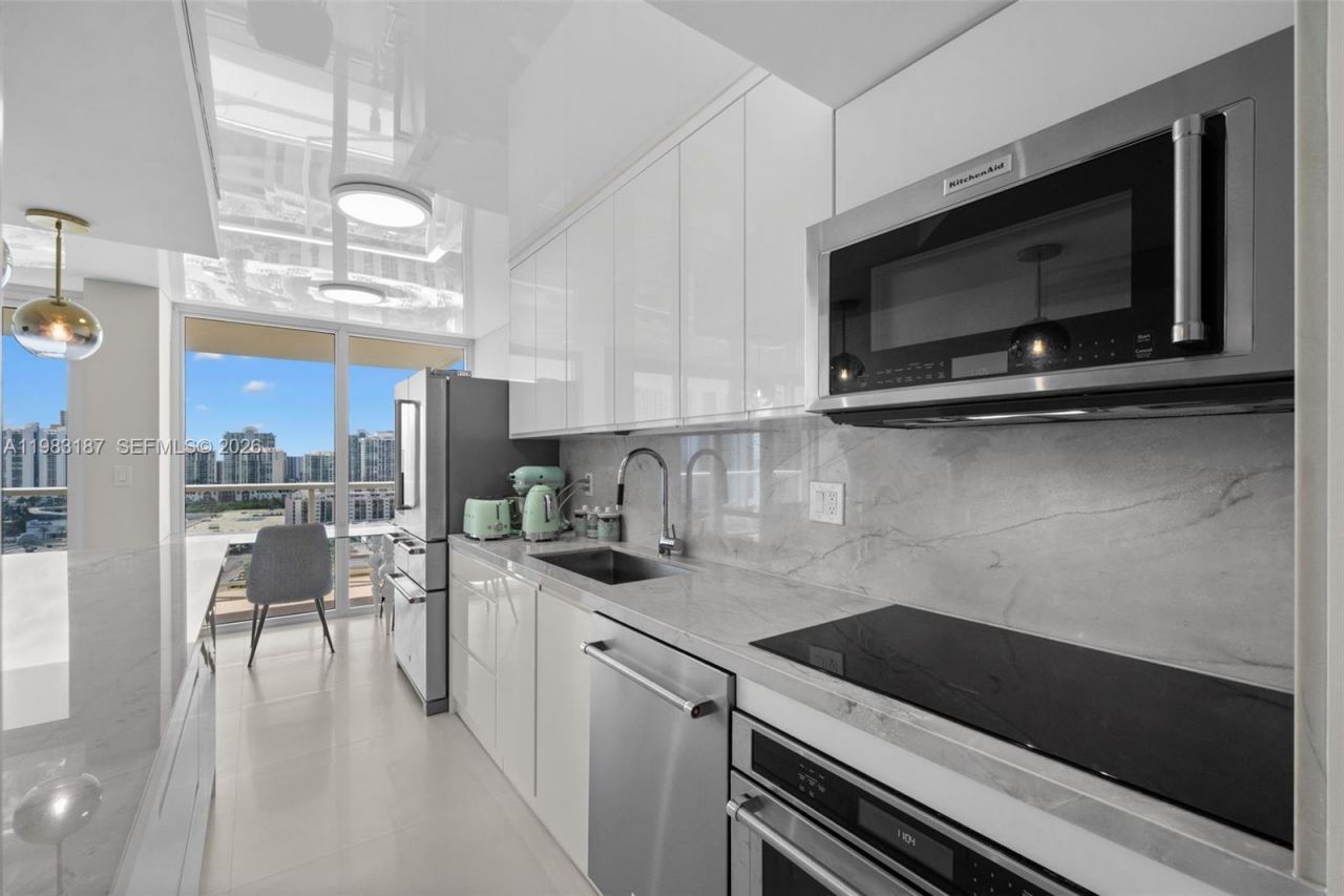 230 S 174th St , Unit 2202, Sunny Isles Beach, FL 33160 Photo