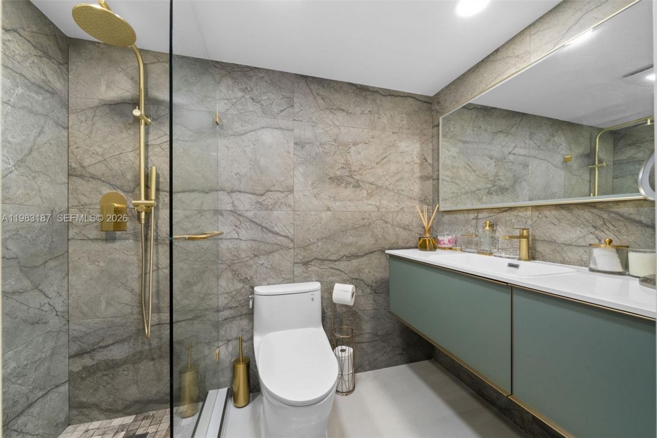 230 S 174th St, Unit 2202, Sunny Isles Beach, FL 33160 Photo