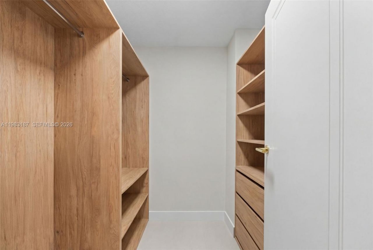 230 S 174th St, Unit 2202, Sunny Isles Beach, FL 33160 Photo