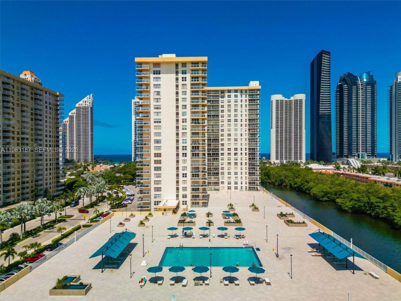 230 S 174th St, Unit 2202, Sunny Isles Beach, FL 33160 Photo