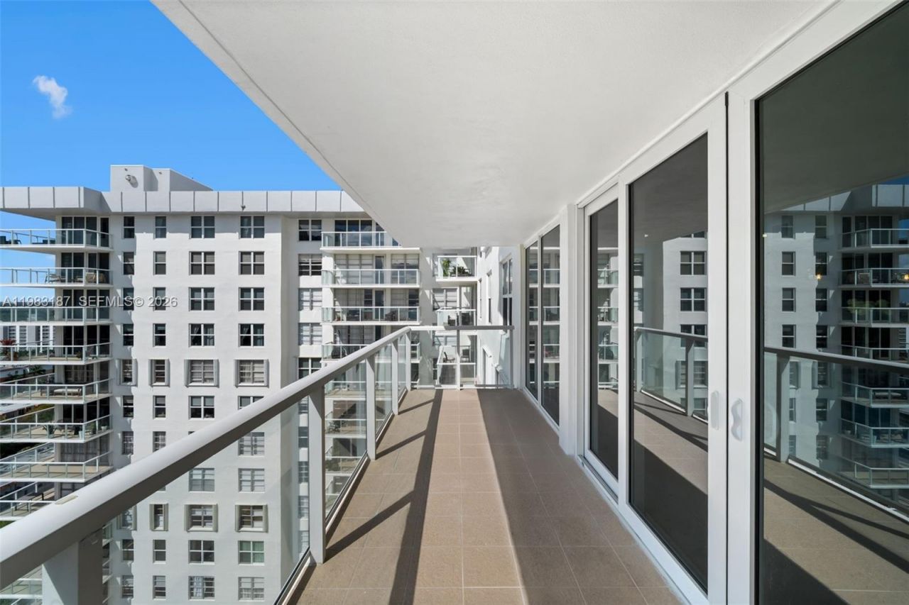 230 S 174th St, Unit 2202, Sunny Isles Beach, FL 33160 Photo