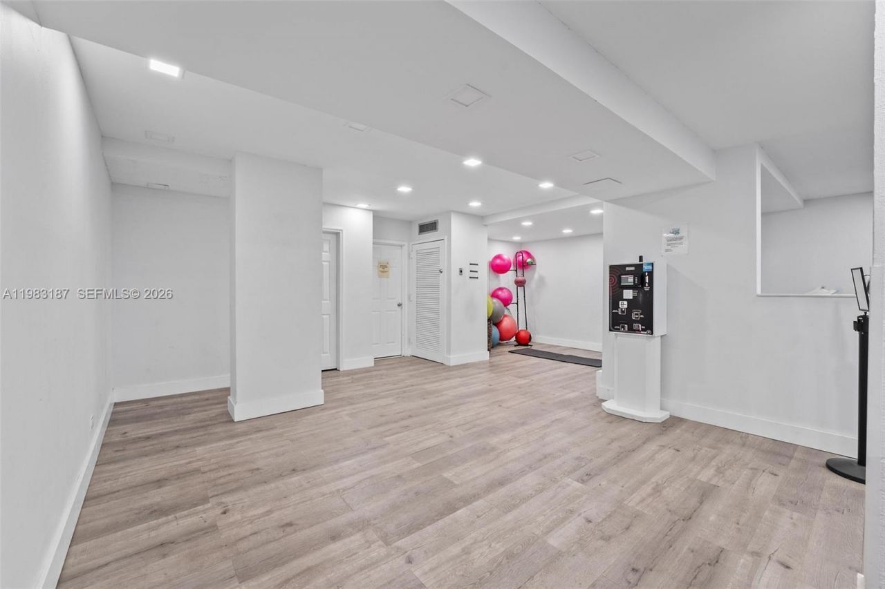 230 S 174th St, Unit 2202, Sunny Isles Beach, FL 33160 Photo