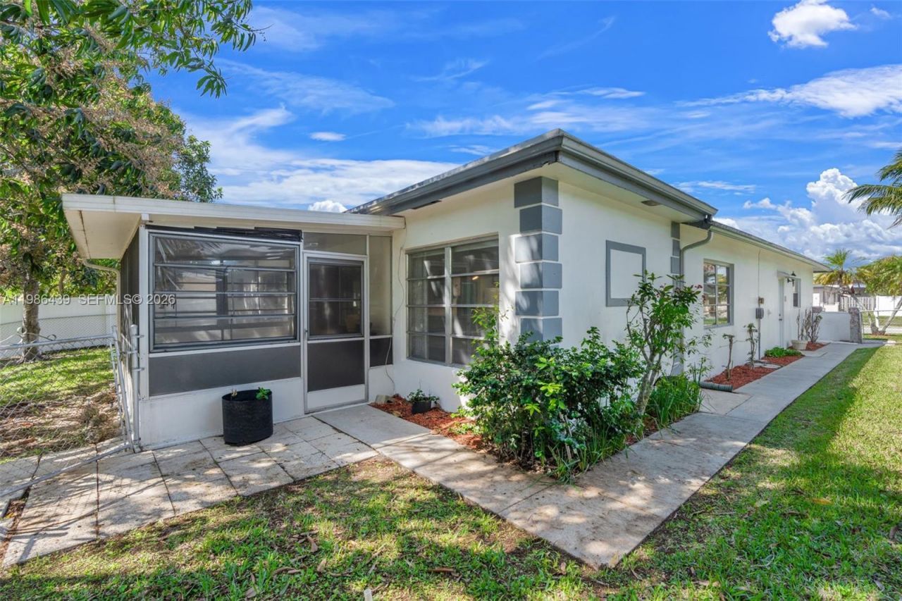 815 SW 50th Ter , Margate, FL 33068 Photo