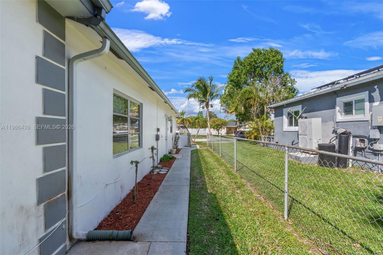 815 SW 50th Ter , Margate, FL 33068 Photo