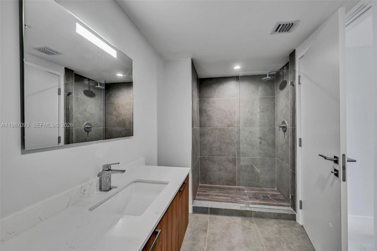 840 NE 130th Street , Unit 505, North Miami, FL 33161 Photo
