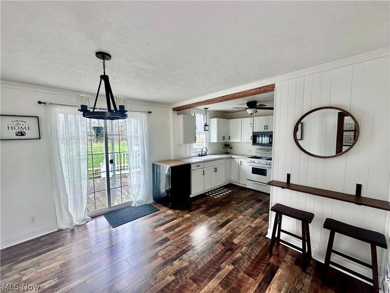 6832 Murray Ridge Road, Elyria, OH 44035 Photo 5