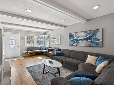 1609 Hillsboro Avenue N, Golden Valley, MN 55427