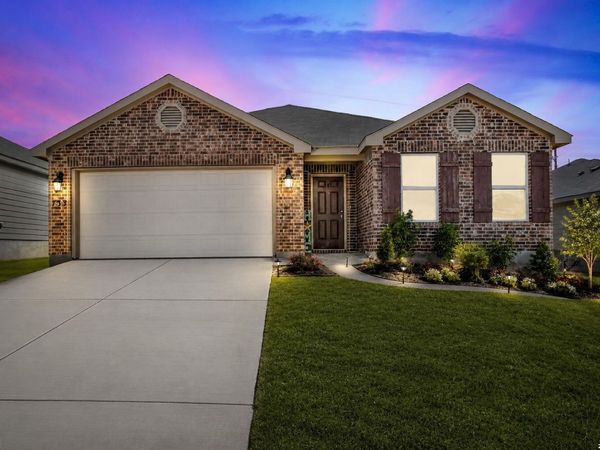 733 Peak PLACE, Seguin, TX 78155