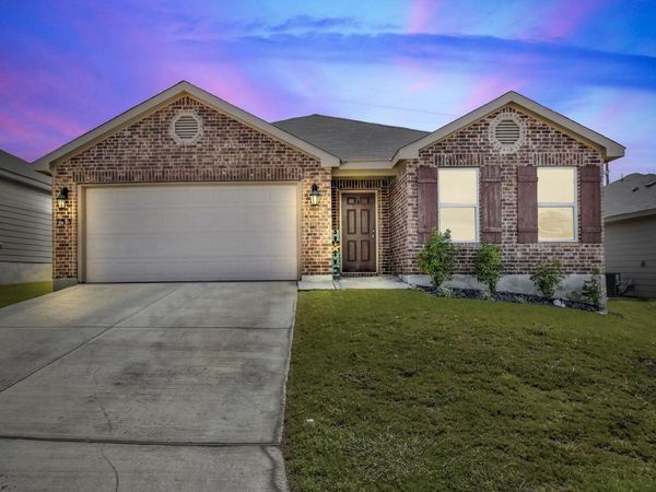 733 PEAK, Seguin, TX 78155