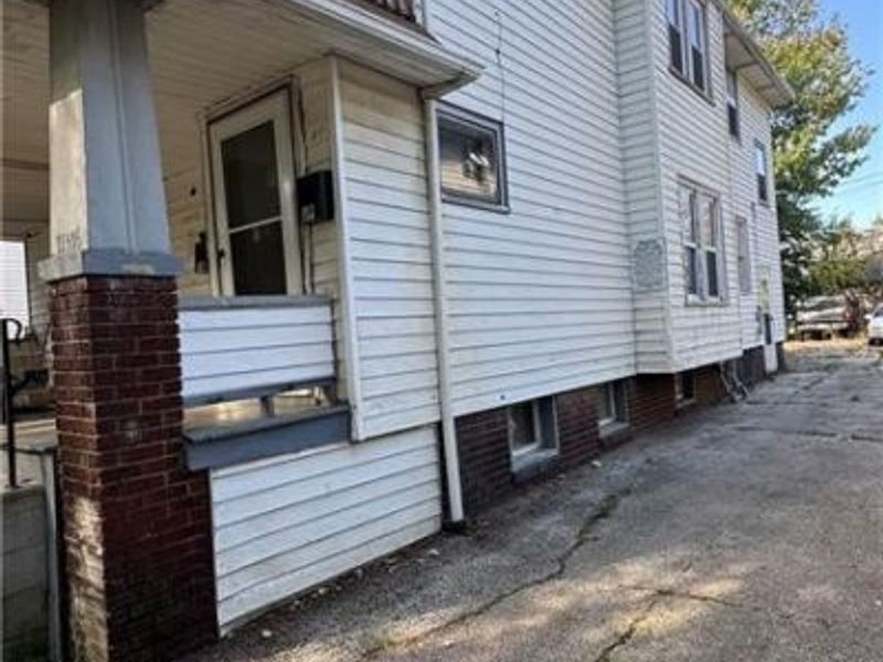 11316 Florian Avenue, Cleveland, OH 44111 Photo 3