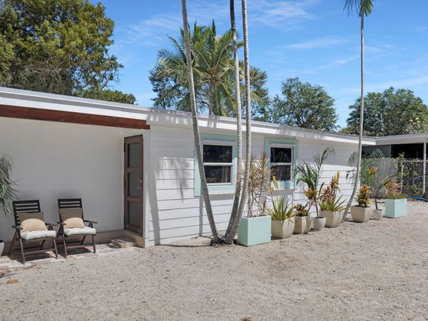 10 Dolphin Road, KEY LARGO, FL 33037