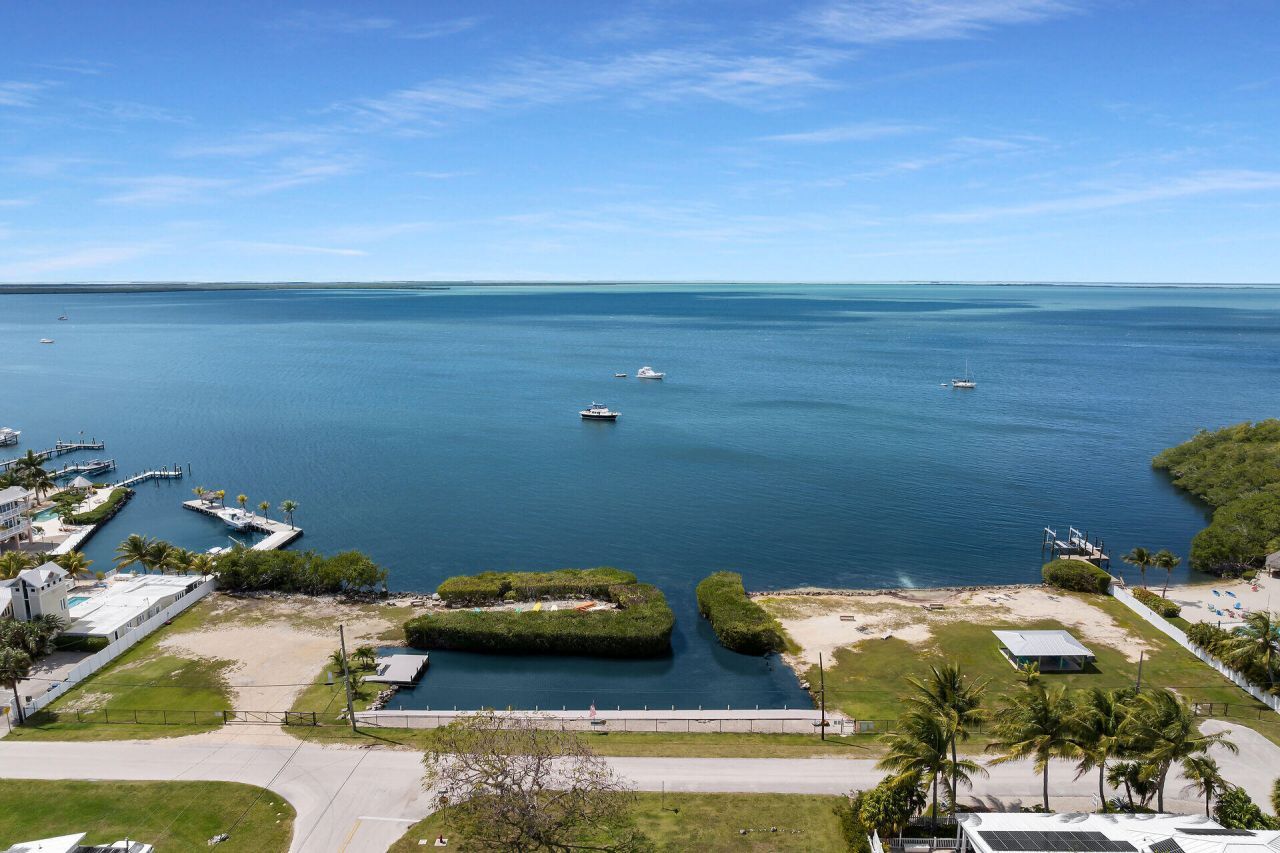 10 Dolphin Road, Key Largo, FL 33037 Photo