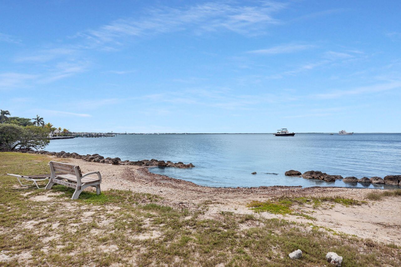 10 Dolphin Road, Key Largo, FL 33037 Photo