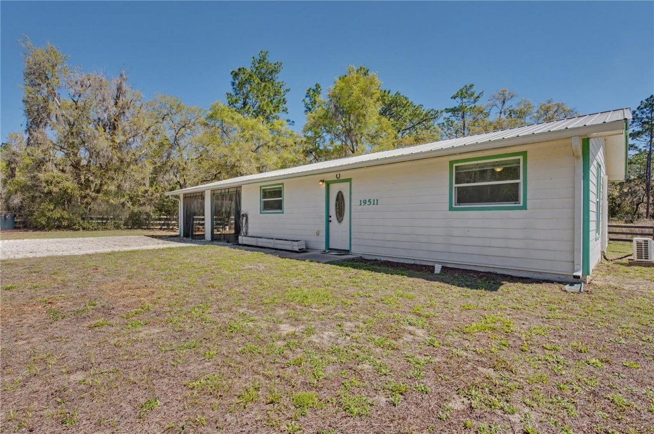 19511 SE 110th Avenue , Inglis, FL 34449 Photo