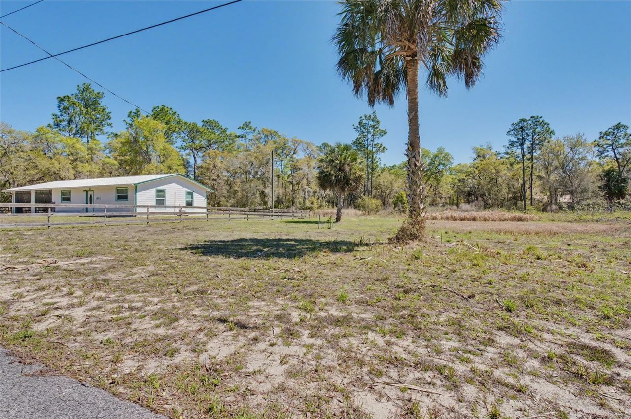 19511 SE 110th Avenue , Inglis, FL 34449 Photo