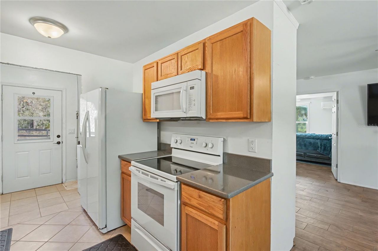 19511 SE 110th Avenue , Inglis, FL 34449 Photo