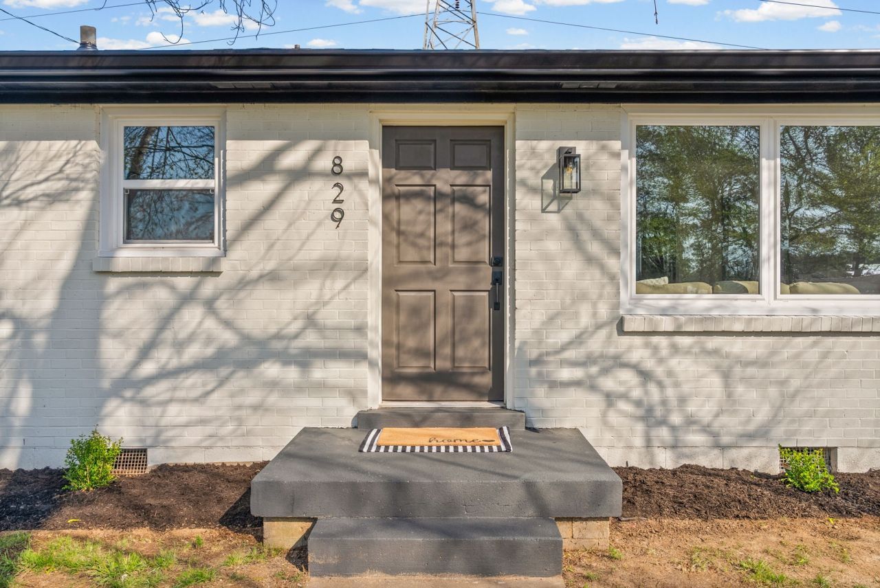 829 Glendale Dr, Clarksville, TN 37043 Main Photo