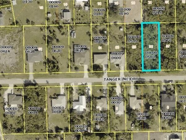 3740 Tangerine DR, ST. JAMES CITY, FL 33956
