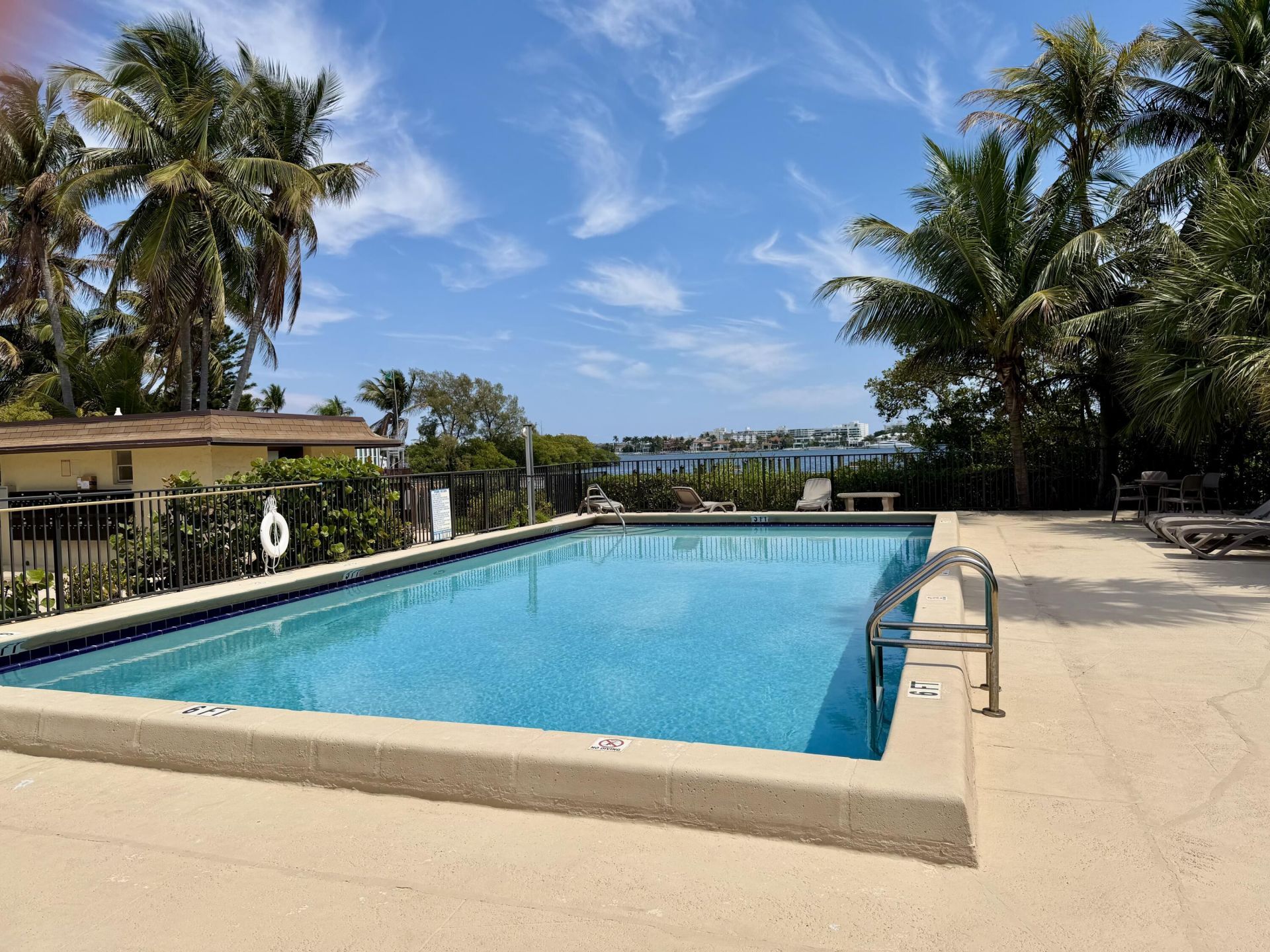 720 N Dixie Highway, Unit 604, Lantana, FL 33462 Photo