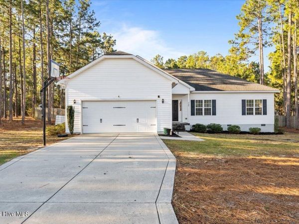 730 W Baltimore Avenue, Pinebluff, NC 28373