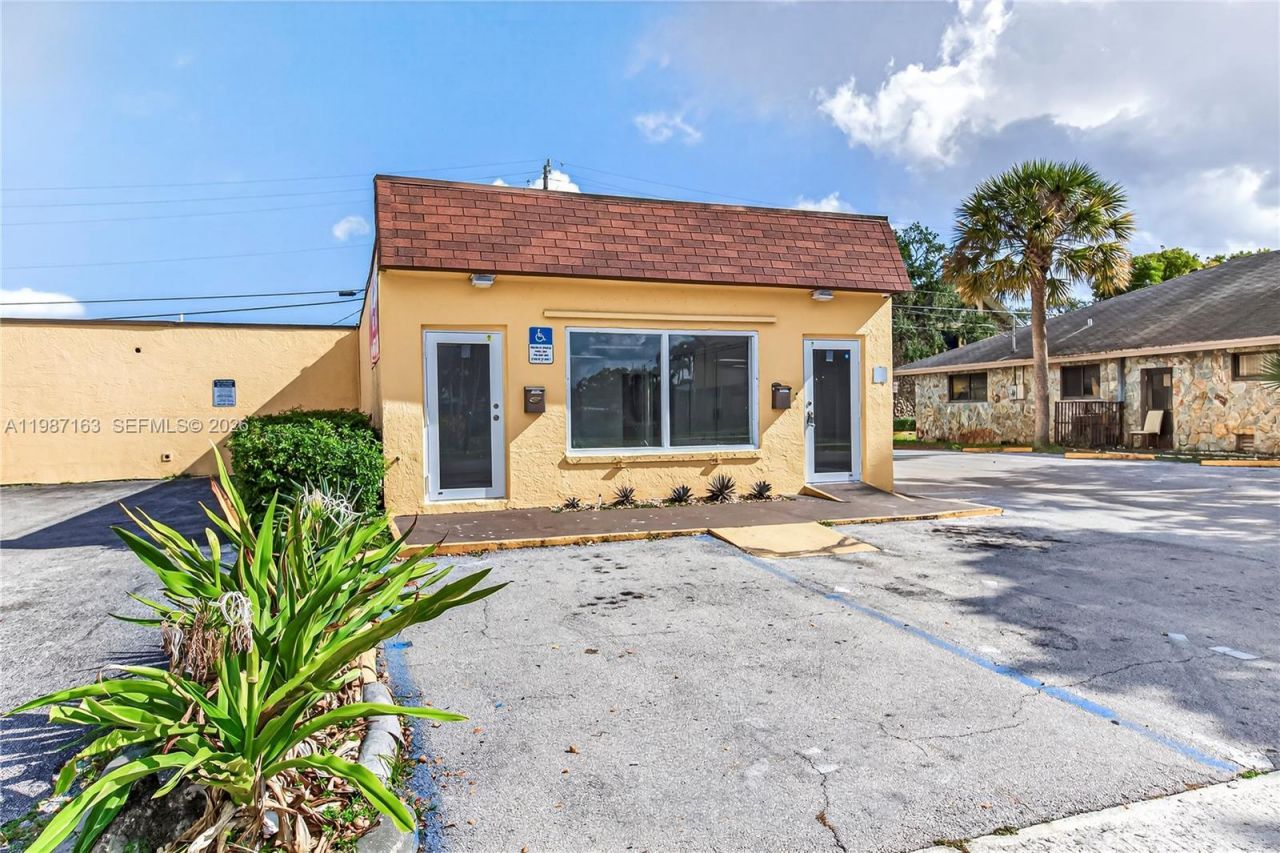 1180 NW 41st, Lauderhill, FL 33313 Photo