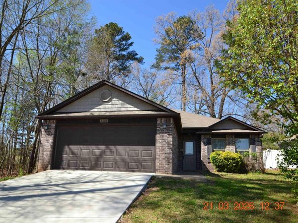 2600 Chapel Creek Drive, Benton, AR 72015
